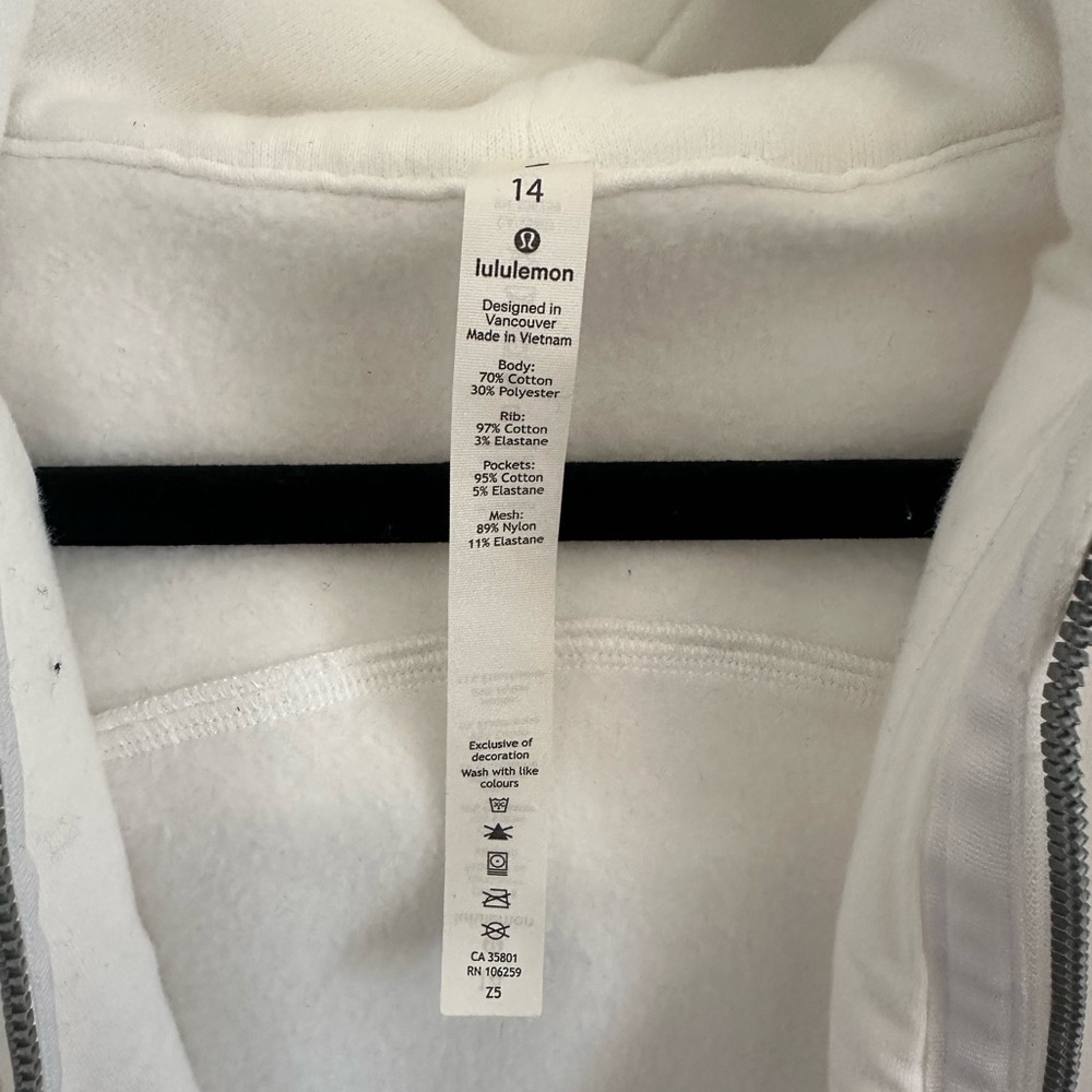 Lululemon Scuba Hoodie - Picture 5 of 5